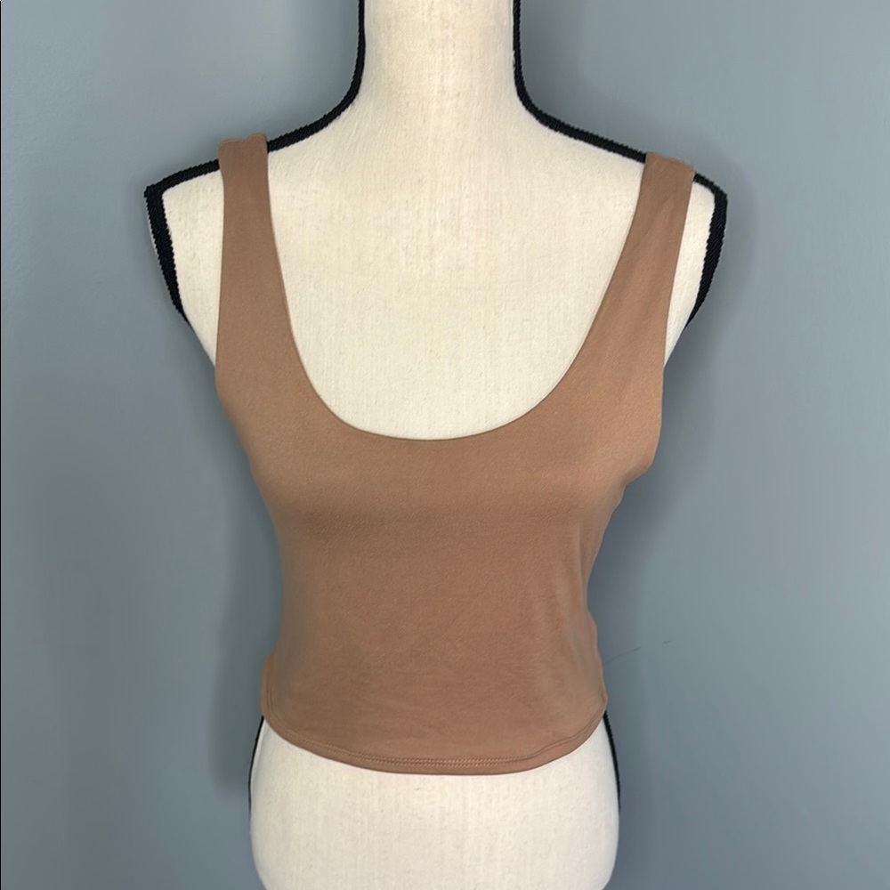 Sincerely Jules Women's Tan Sleeveless Cropped Tank Top Sz M